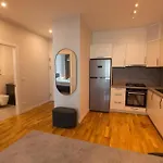 Apartment Escapism - Premium 1br With Parking Bucharest