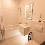 Escapism - Premium 1br With Parking Апартаменты
