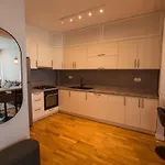 Апартаменты Escapism - Premium 1br With Parking *