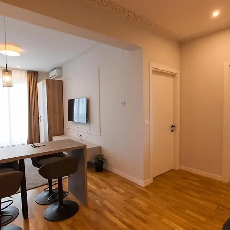 Escapism - Premium 1br With Parking Lejlighed