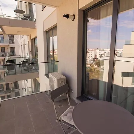 Escapism - Premium 1br With Parking * بوخارست