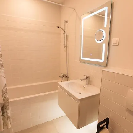 公寓 Escapism - Premium 1br With Parking