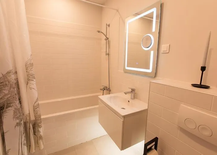 Apartment Escapism - Premium 1br With Parking